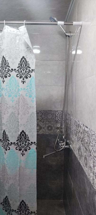 Lela Rezo Guesthouse Kazbegi Exterior foto